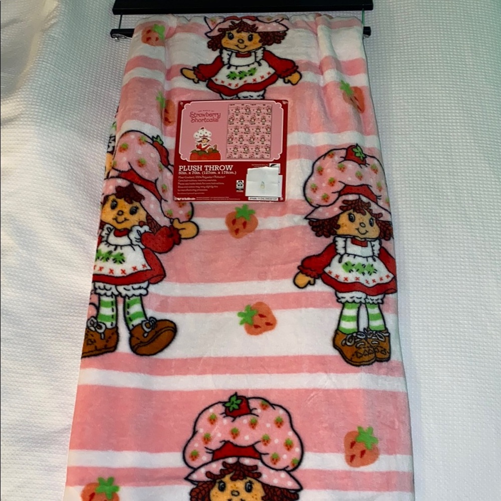 Strawberry Shortcake Plush Throw Blanket